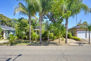 1525 W Flora St, Stockton, CA 95203