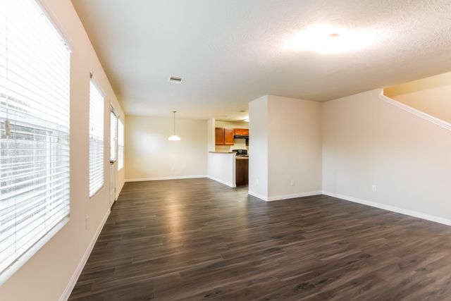 5819 Northern Oak Street, Houston, TX 77016