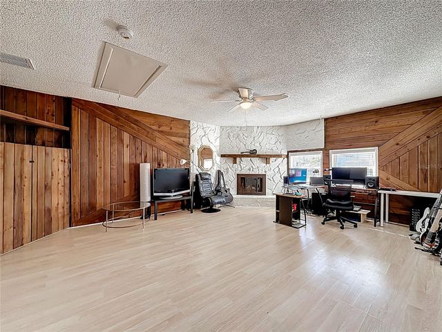 1210 CROSSBOW LANE, Tarpon Springs, FL 34689