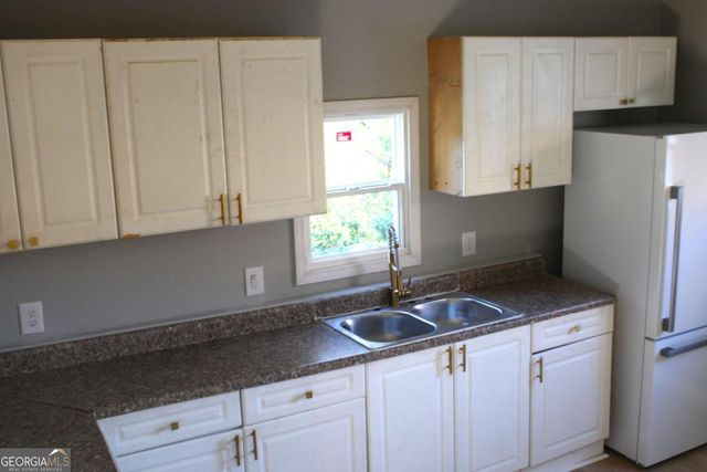 1195 Lawton Drive, Macon, GA 31201