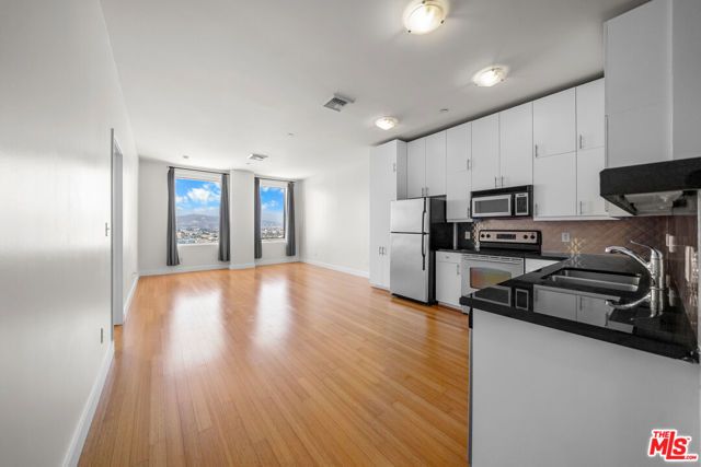 3810 Wilshire Boulevard 1801, Los Angeles, CA 90010
