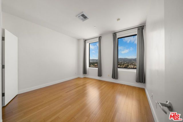 3810 Wilshire Boulevard 1801, Los Angeles, CA 90010