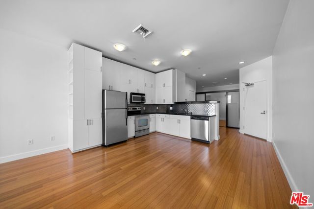 3810 Wilshire Boulevard 1801, Los Angeles, CA 90010