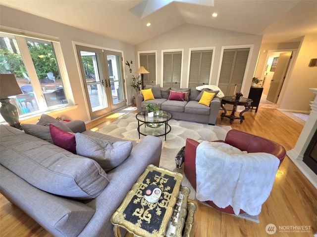 5021 Beverly Drive NE, Olympia, WA 98516