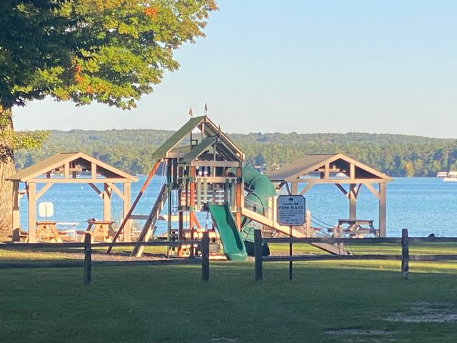 12134 Jonathon Drive, Rapid City, MI 49676