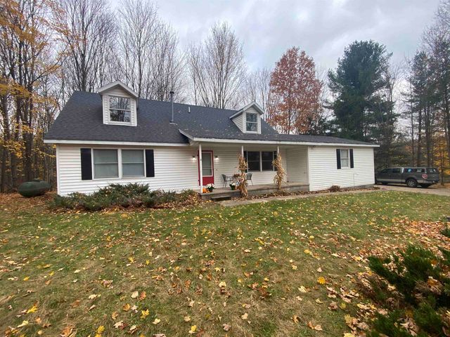 12134 Jonathon Drive, Rapid City, MI 49676