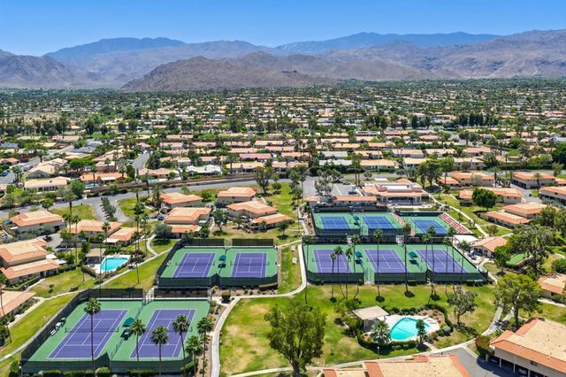 72856 Roy Emerson Lane, Palm Desert, CA 92260