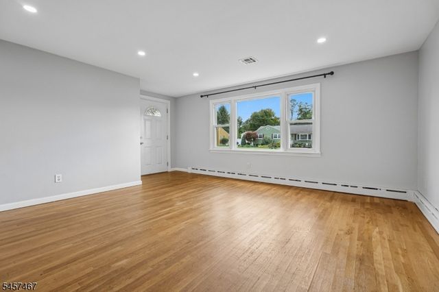 1402 Dey St, South Plainfield Boro, NJ 07080