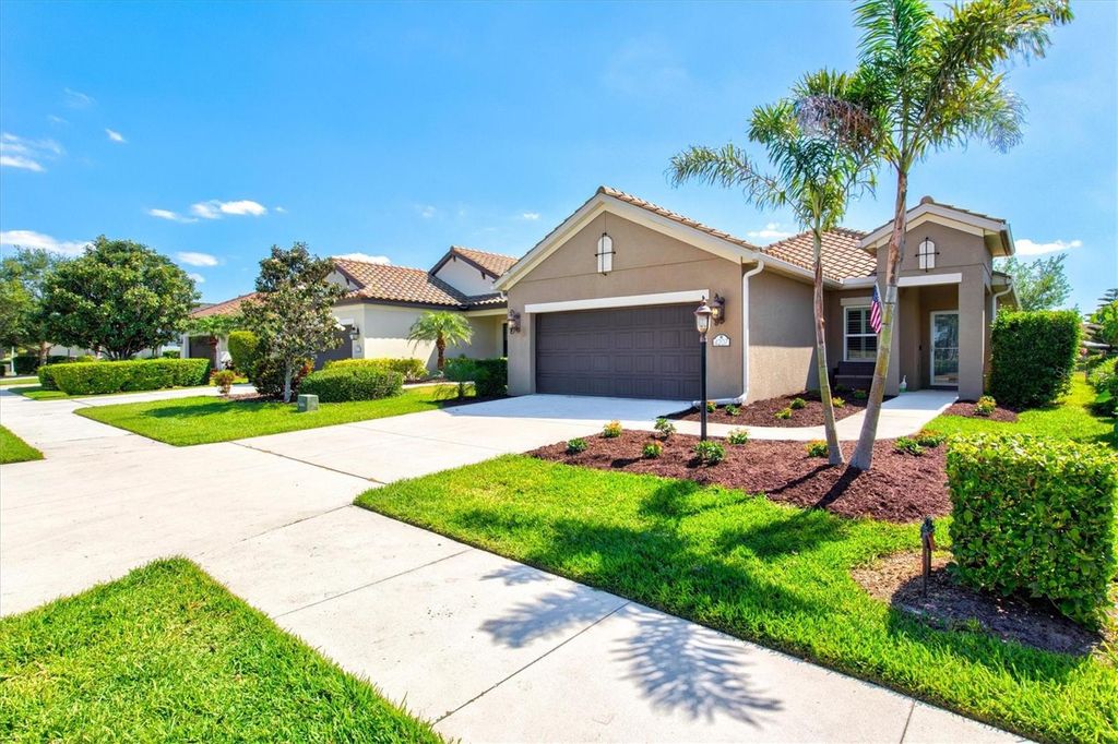 Image 2 of property listing at 4207 AZURITE WAY, Bradenton, FL 34211