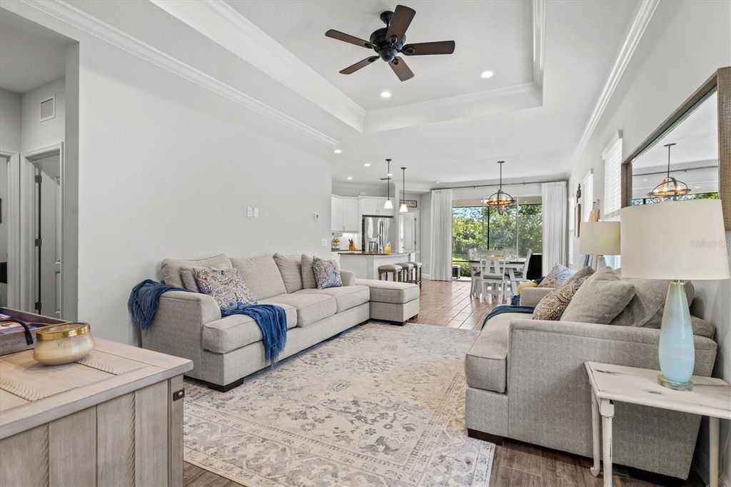 Image 5 of property listing at 4207 AZURITE WAY, Bradenton, FL 34211
