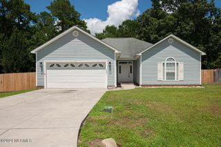 303 Crystal Falls Court, Jacksonville, NC 28546
