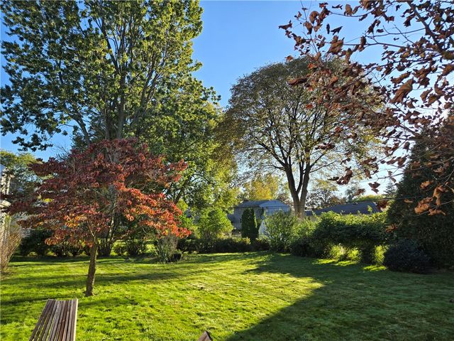 177 Green Meadow Drive, Irondequoit, NY 14617