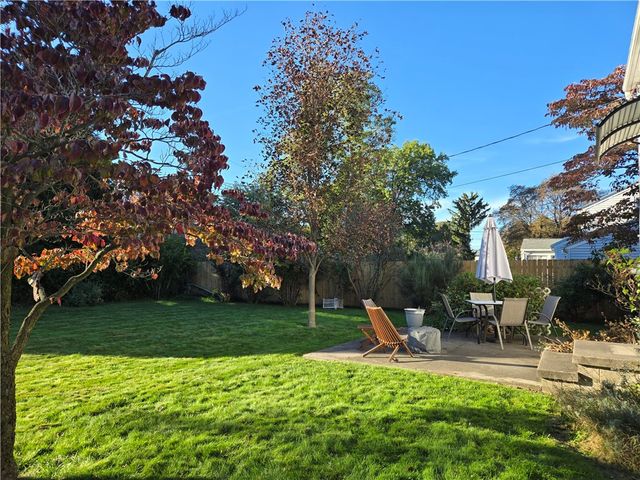177 Green Meadow Drive, Irondequoit, NY 14617