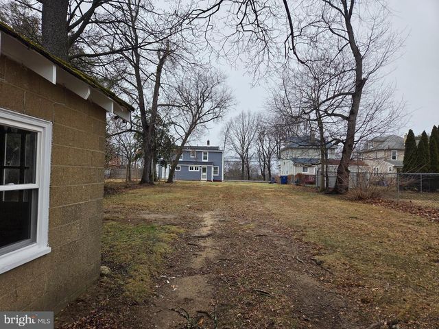 636 E FRONT ST, Florence, NJ 08518