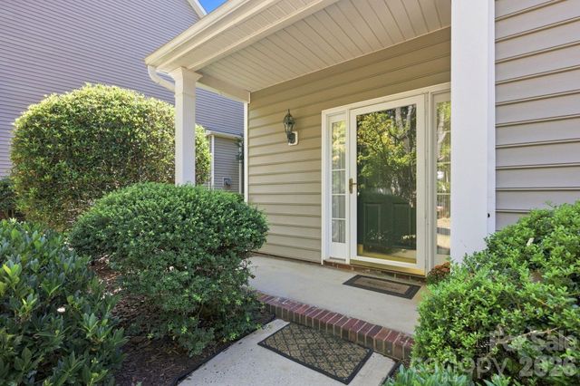 10018 Glencrest Drive, Huntersville, NC 28078