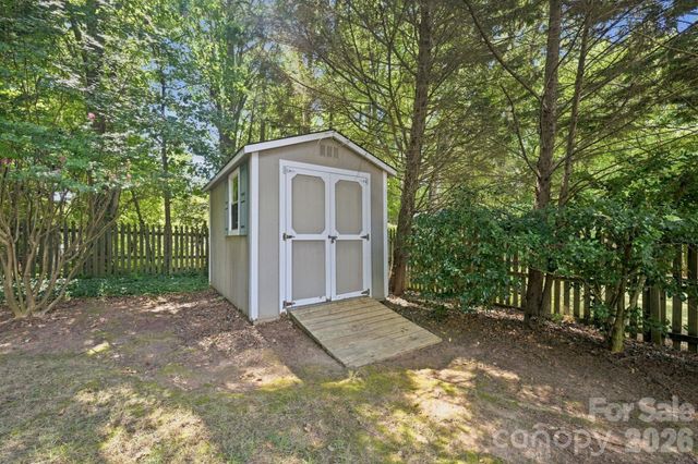 10018 Glencrest Drive, Huntersville, NC 28078