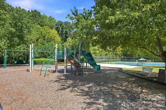 10018 Glencrest Drive, Huntersville, NC 28078