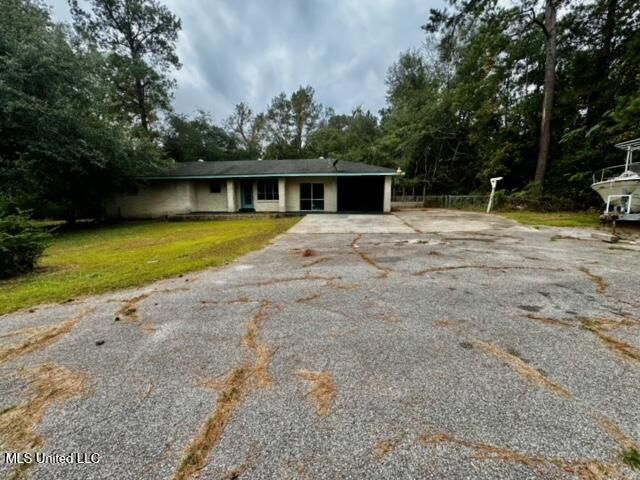 3016 Jackson Landing Road, Picayune, MS 39466