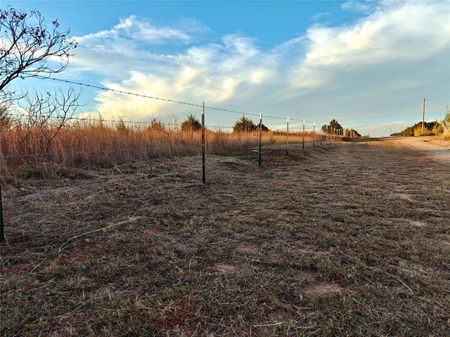 Topaz Lane, Blanchard, OK 73010