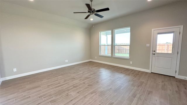 10853 BLACK ONYX Drive, Fort Worth, TX 76036
