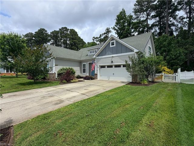 716 River Hollow CT, Chesapeake, VA 23320