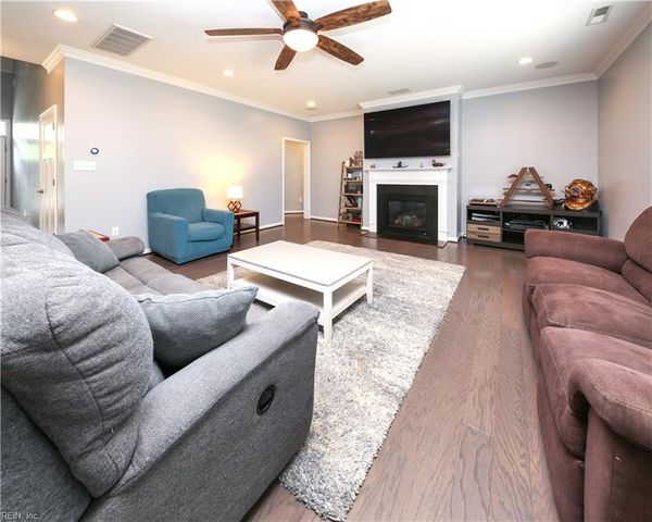 716 River Hollow CT, Chesapeake, VA 23320