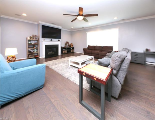 716 River Hollow CT, Chesapeake, VA 23320