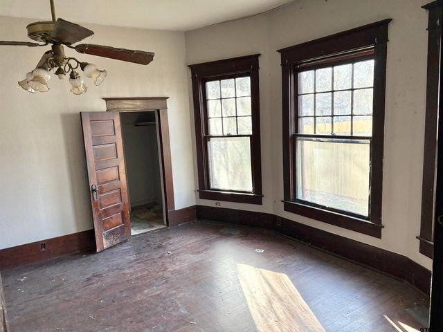 217 N Texas, Pittsburg, TX 75686