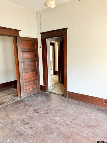 217 N Texas, Pittsburg, TX 75686