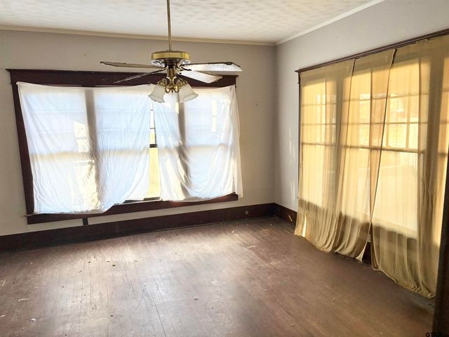 217 N Texas, Pittsburg, TX 75686