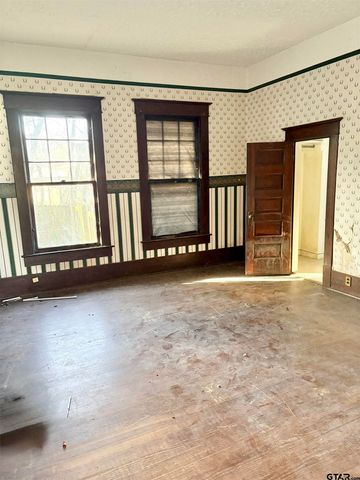 217 N Texas, Pittsburg, TX 75686