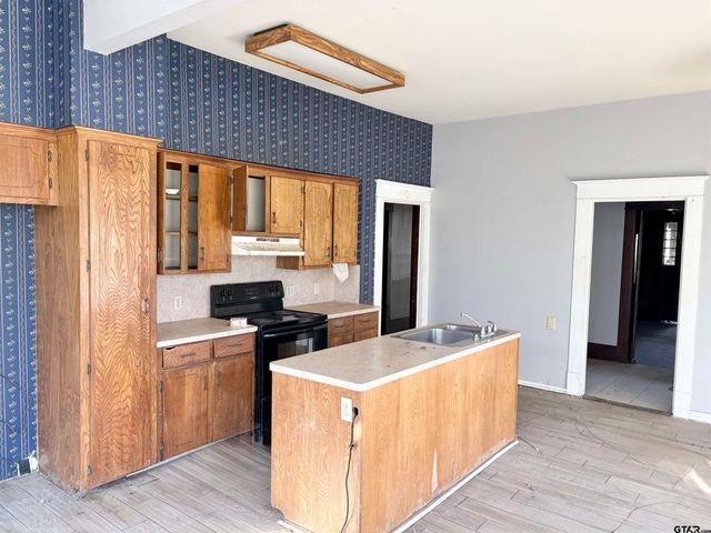 217 N Texas, Pittsburg, TX 75686