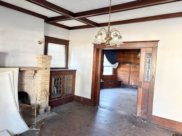 217 N Texas, Pittsburg, TX 75686