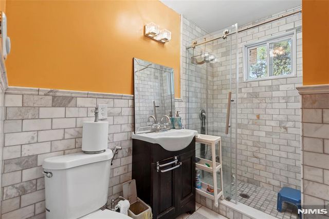 10 Allendale Road, Saddle River, NJ 07458