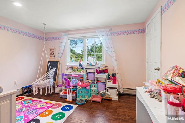 10 Allendale Road, Saddle River, NJ 07458