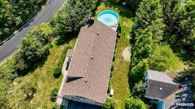 10 Allendale Road, Saddle River, NJ 07458