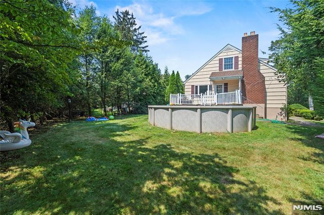 10 Allendale Road, Saddle River, NJ 07458