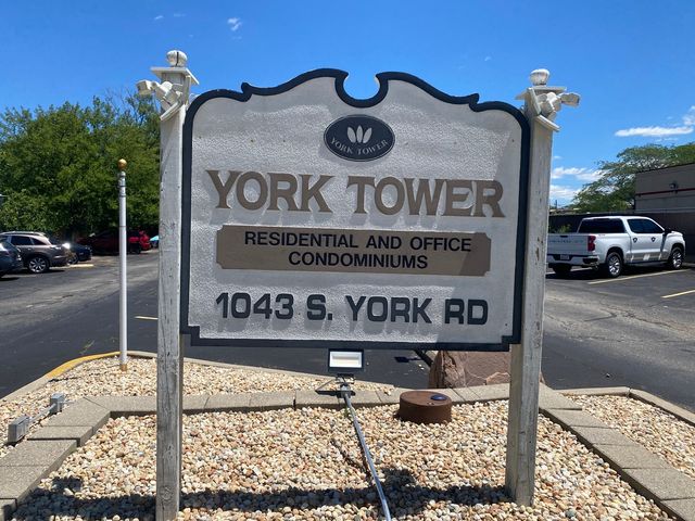 1043 S York Road 411, Bensenville, IL 60106