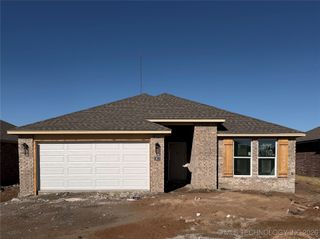 27173 E 109th Street S, Coweta, OK 74429