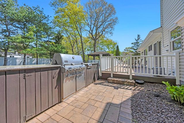 116 Gannet Drive, Commack, NY 11725
