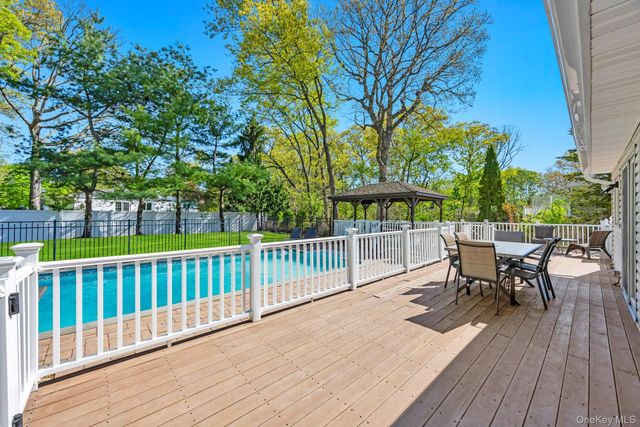 116 Gannet Drive, Commack, NY 11725