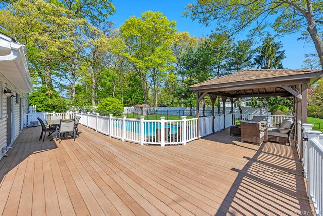 116 Gannet Drive, Commack, NY 11725