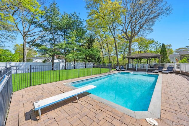 116 Gannet Drive, Commack, NY 11725