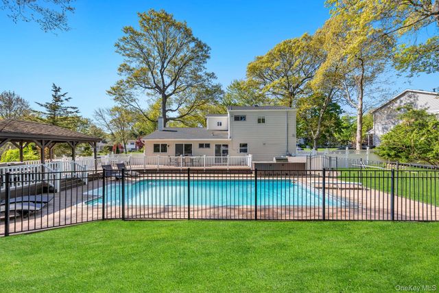 116 Gannet Drive, Commack, NY 11725