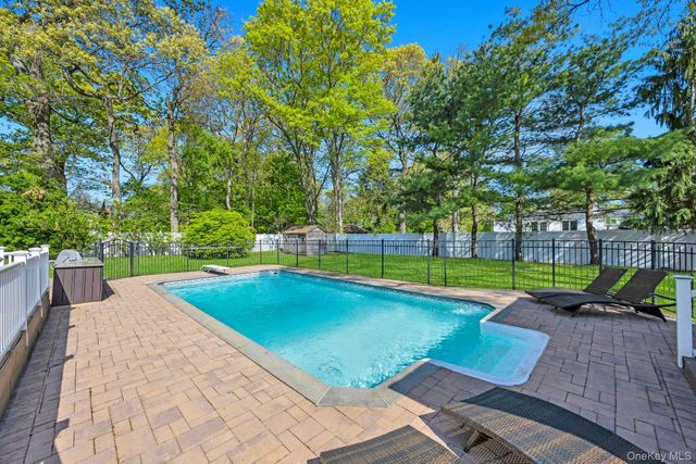 116 Gannet Drive, Commack, NY 11725