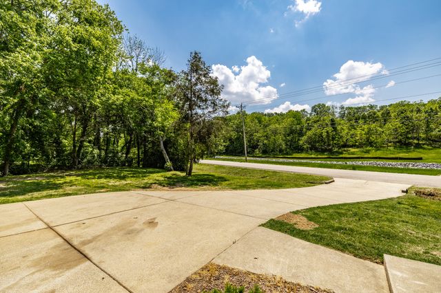 1314 Goshentown Rd, Hendersonville, TN 37075