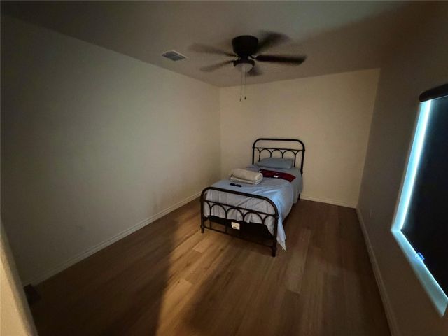 1107 Neches ST, Lockhart, TX 78644