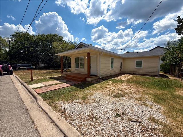 1107 Neches ST, Lockhart, TX 78644