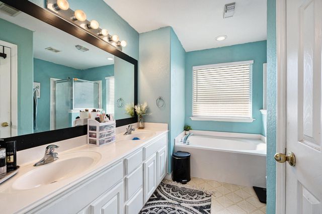 13807 Bonnetbriar Lane, Sugar Land, TX 77498