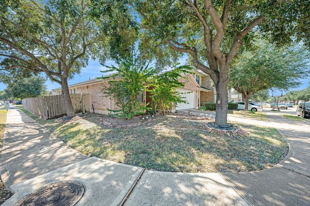 13807 Bonnetbriar Lane, Sugar Land, TX 77498